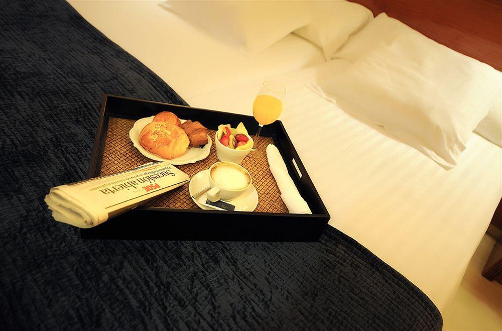 Hotel Pamplona Plaza Экстерьер фото