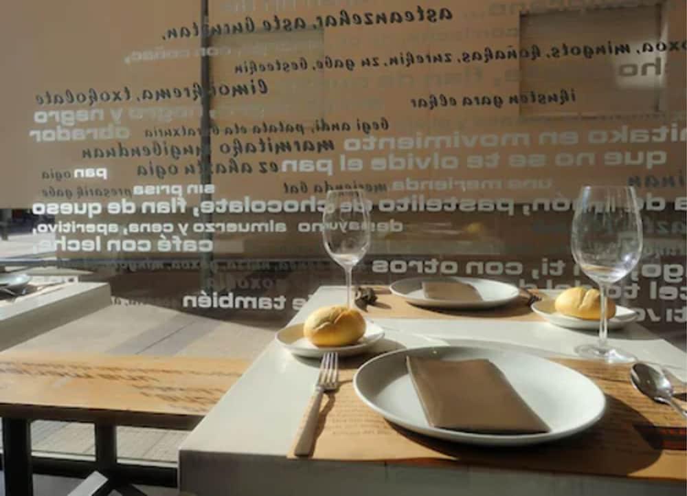 Hotel Pamplona Plaza Экстерьер фото