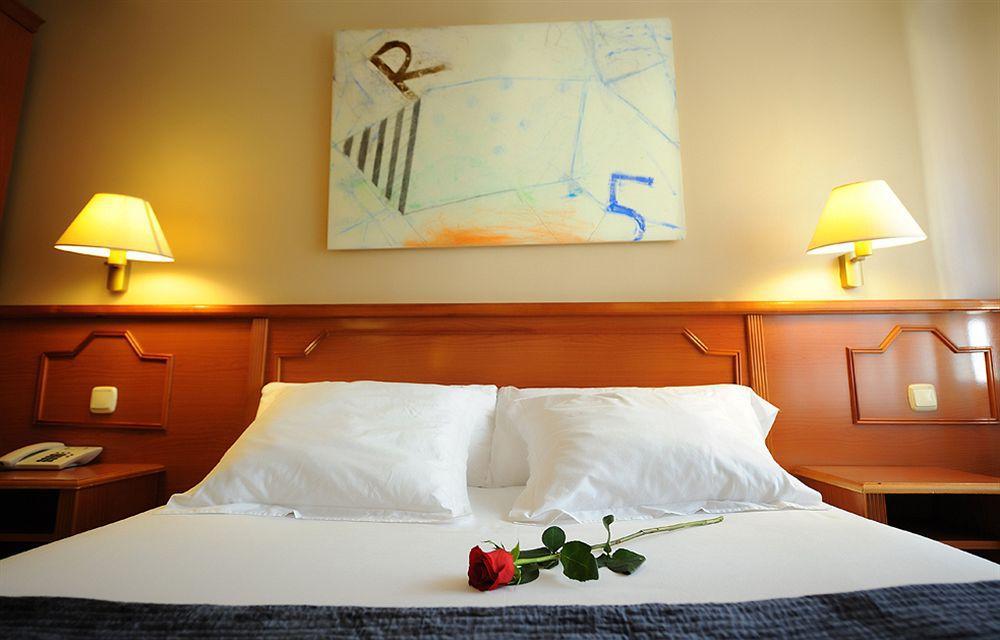 Hotel Pamplona Plaza Экстерьер фото