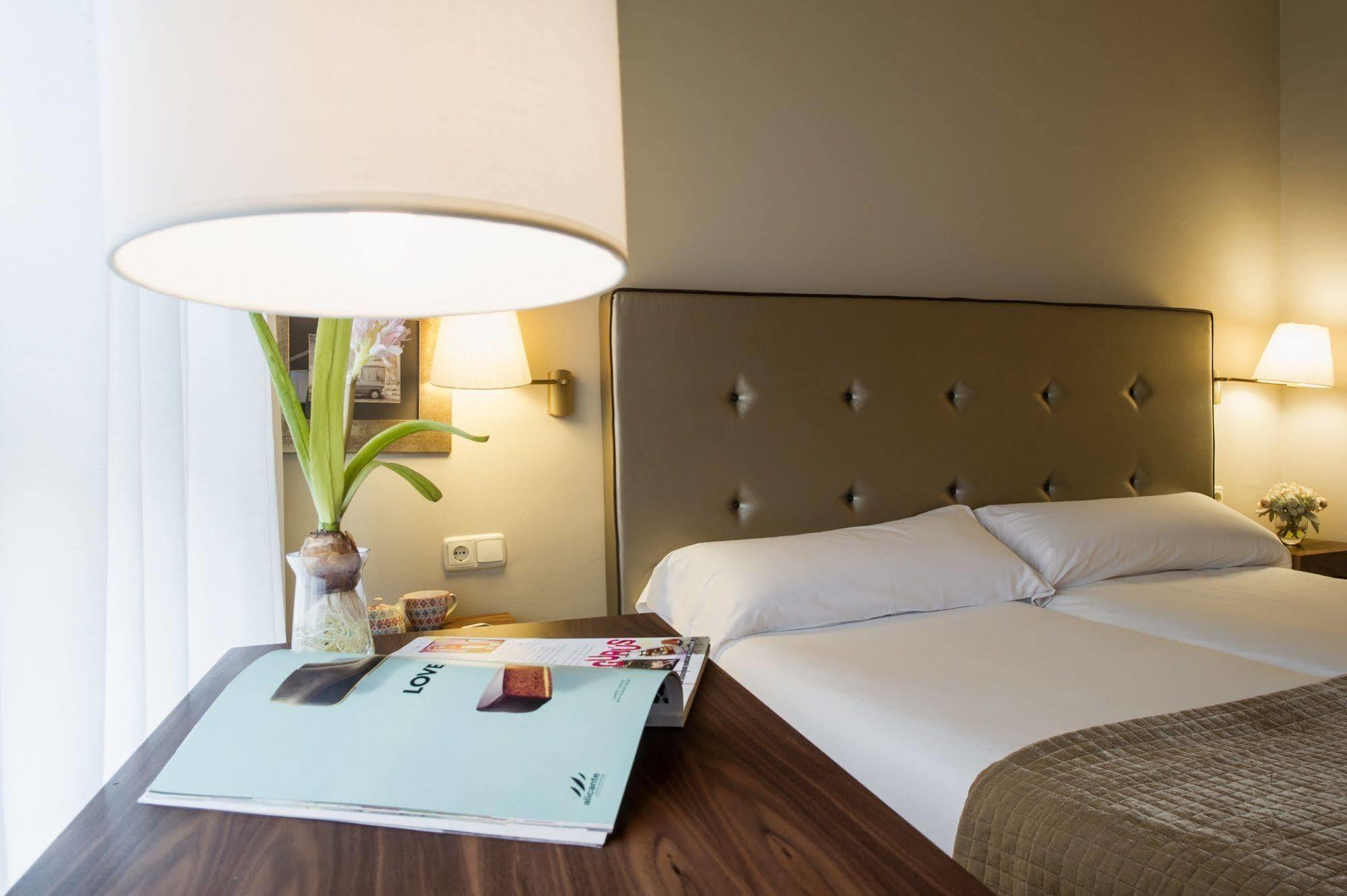 Hotel Pamplona Plaza Экстерьер фото